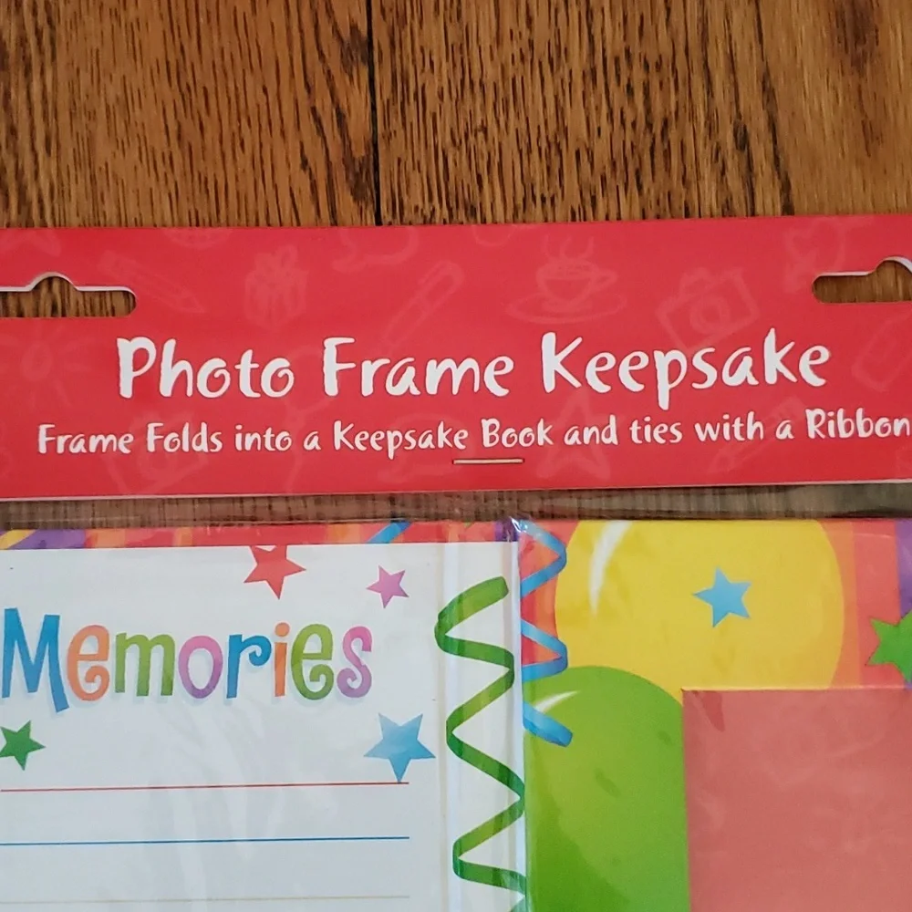 NWT, 1990 Photo Frame Keepsake Book
